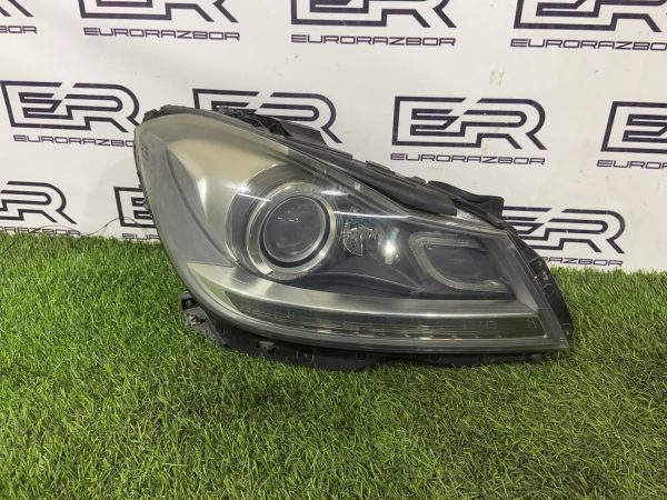 Фара правая Mercedes W204 рестайлинг