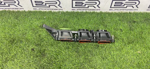 Промежуточный фланец впускного коллектора правый m276 Mercedes W212