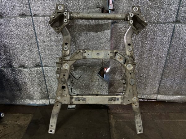 Передний подрамник Range Rover L405