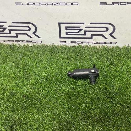 Моторчик омывателя лобового стекла Toyota Hilux 8 Рест