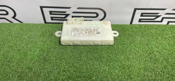 Блок управления бесключевым доступом Mercedes Benz