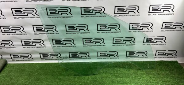 Стекло двери переднее правое Bmw 7 Series E66