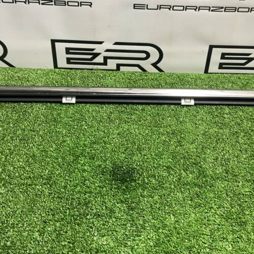 Молдинг стекла двери задний правый Kia Sportage