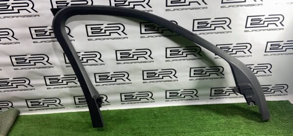 Накладка на дверь передняя левая Volvo Xc90