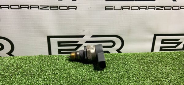 Датчик давления в рампе Bmw 5 E60