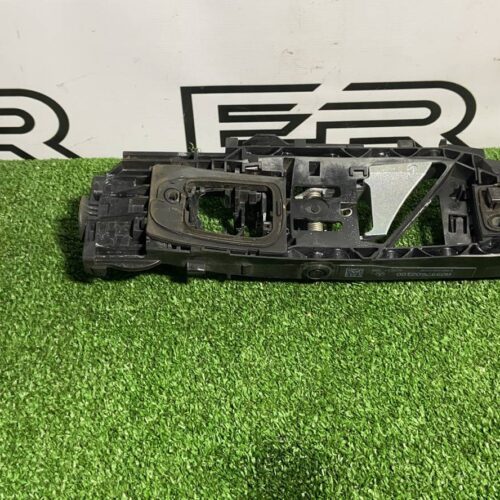 Кронштейн ручки двери передней левой Mercedes GLC