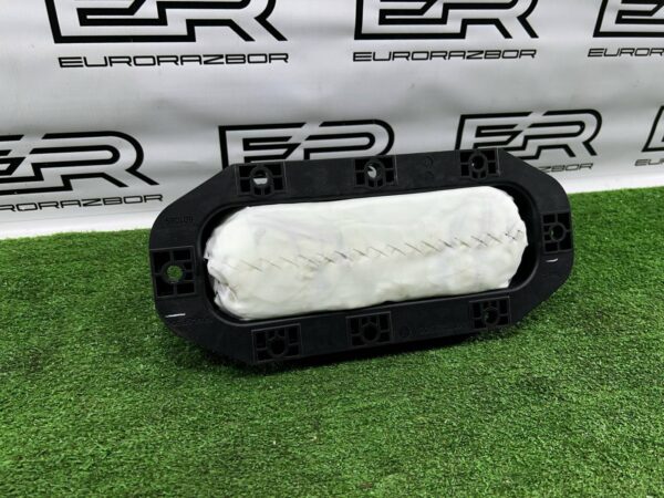 Подушка в торпедо Range Rover Sport