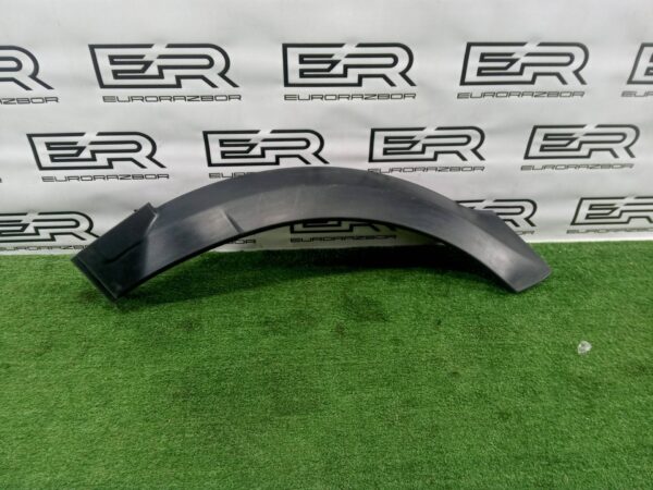 накладка заднего левого крыла Range Rover Sport L4