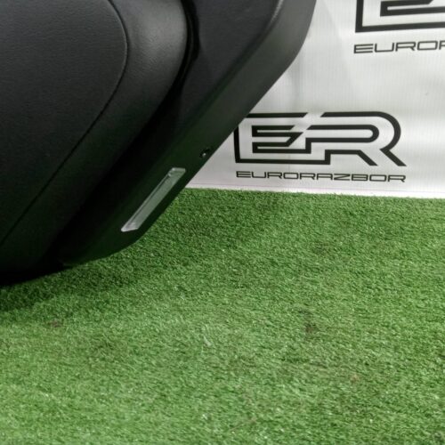 Обшивка задней левой двери Range Rover Sport