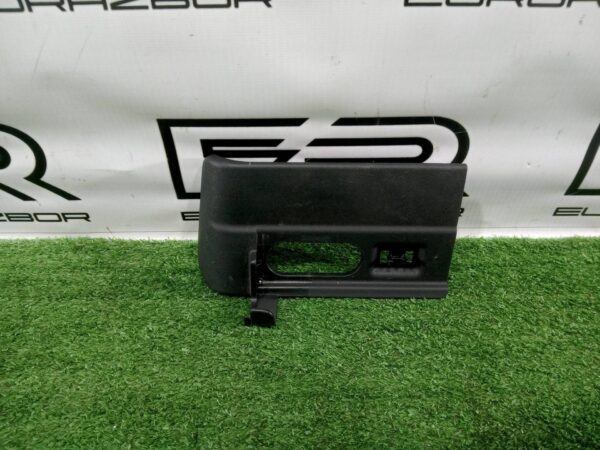 Пластик Land Rover Range Rover Sport 2 рест.
