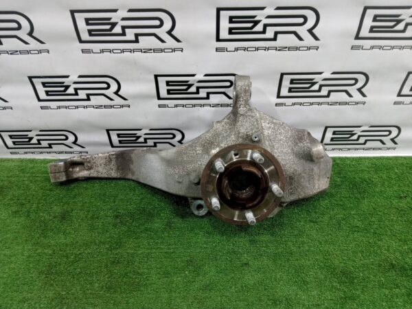 Кулак поворотный правый Range Rover Sport