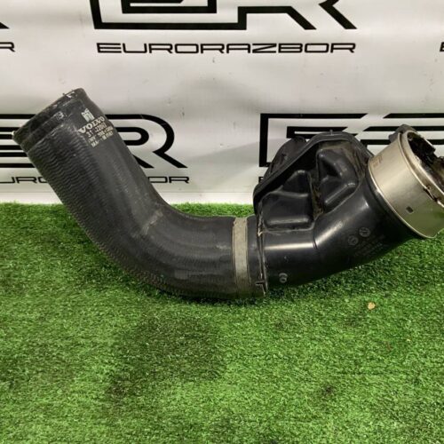 Патрубок интеркулера Volvo XC90 Гибрид