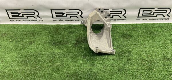 Кронштейн катализатора Volvo XC90