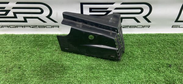 Накладка дренажная лобового стекла Volvo Хс90