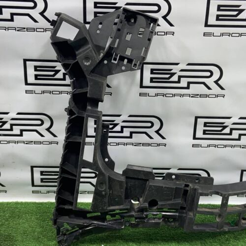 Кронштейн крыла задний левый Volvo Хс90