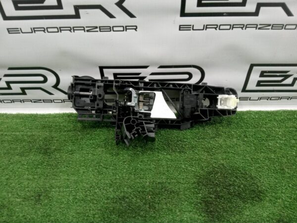 Кронштейн ручки двери левый Mercedes W205