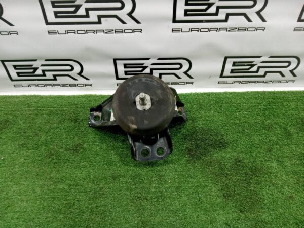 Подушка крепления двигателя правая Kia Sorento