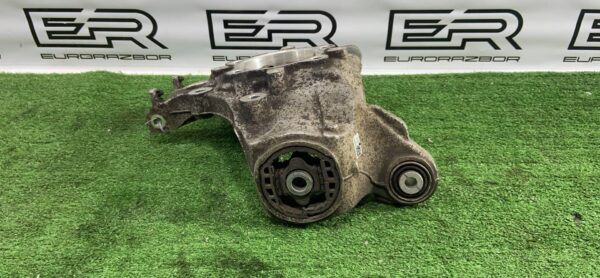 кулак (цапфа) задний левый Volvo XC90