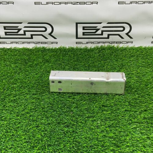 Крепление на усилитель бампера Mercedes C W205