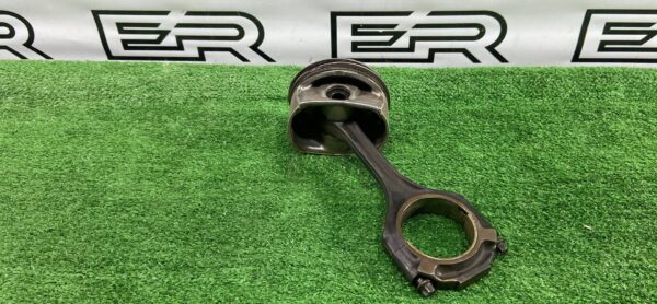 Поршень Mercedes W212 M272 3.5