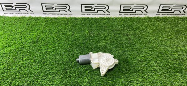 Моторчик стеклоподъемника Mercedes W166.