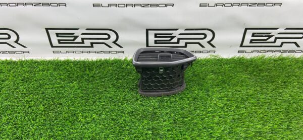 Дефлектор обдува салона правый Hyundai Santa Fe TM