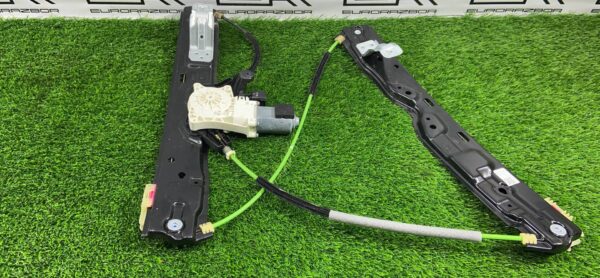 Стеклоподъёмник передний Jaguar F Pace X761 2.0D