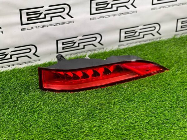 Фонарь правый Jaguar F Pace X761