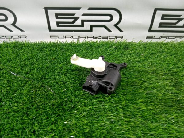 Моторчик заслонки печки Jaguar F Pace Velar