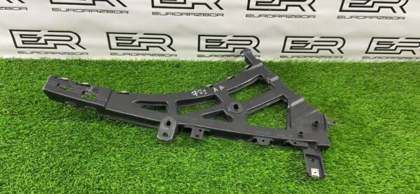 Крепление бампера за Jaguar F Pace X761 Velar L560