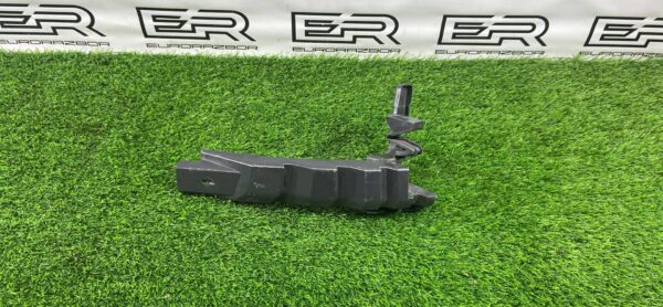 Кронштейн заднего бампера правый Jaguar F Pace x761