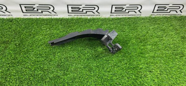 Кронштейн заднего бампера Jaguar F Pace x761