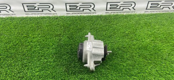 Подушка двигателя правая Jaguar F Pace x761 Velar