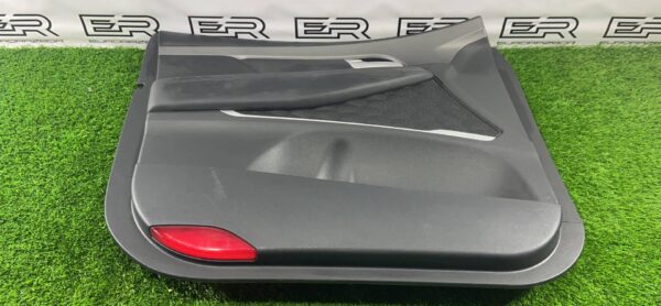 Обшивка двери задняя левая Hyundai Santa Fe TM