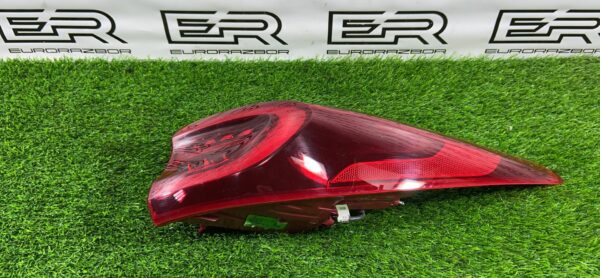 Фонарь задний правый Kia Sportage 4 рестайлинг