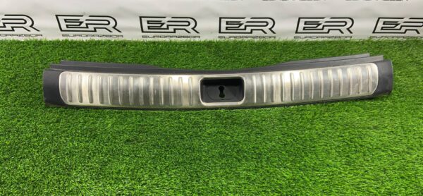 Накладка замка багажника Kia Sportage