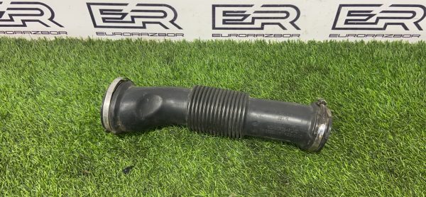 Патрубок воздушного фильтра Lande Rover Velar L560