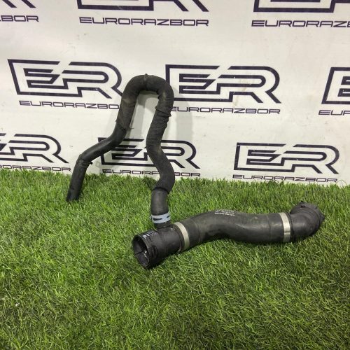 Патрубок системы охлаждения Аudi Q7 Q8 4M