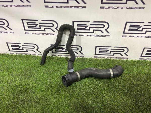 Патрубок системы охлаждения Аudi Q7 Q8 4M