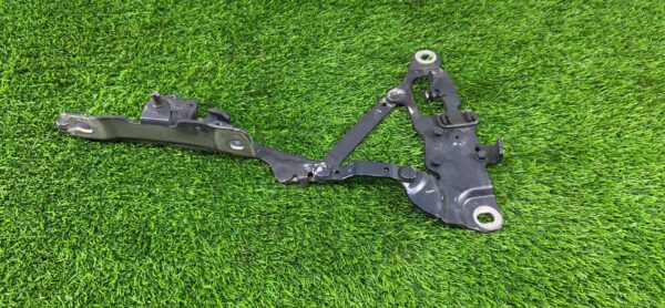 Петля капота левая BMW F06/F10/F11/F12/F13