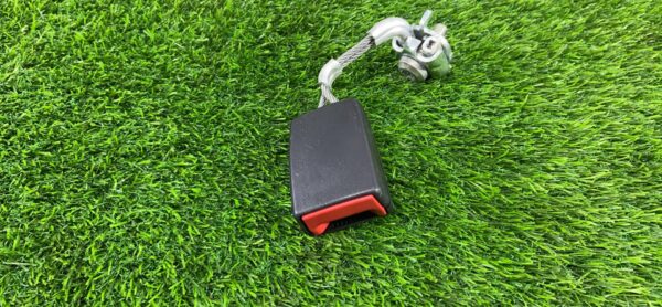 Замок ремня безопасности задний левый BMW F06/F10