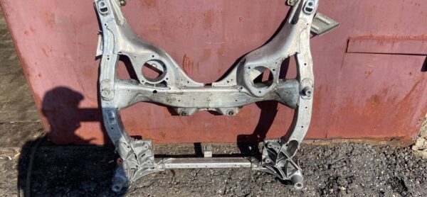 Передний подрамник BMW F01 F02 F10 F11 F12 F13