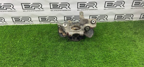 Кулак задний левый Mercedes W205 W213 X253