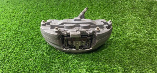 Суппорт передний правый Mercedes X253