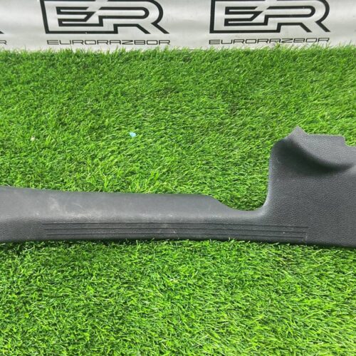 Накладка внутренняя на порог задняя левая