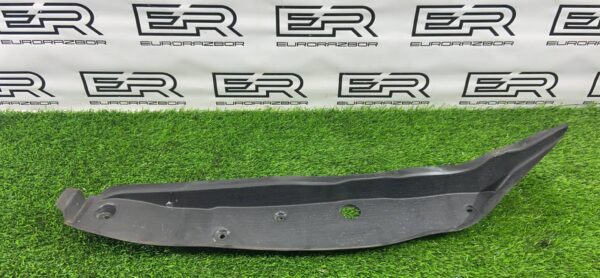 Пыльник крыла правого Mercedes GLC X253/C253