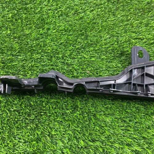 Пластик подкапотного пространства Mercedes GLC