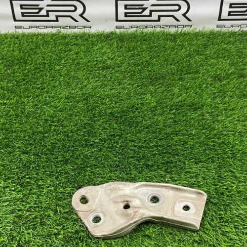 Кронштейн передний левый Mercedes Benz GL