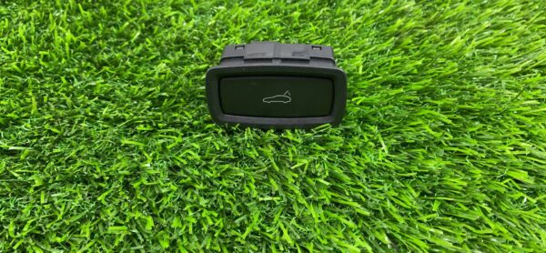 Кнопка открывания багажника Porsche Macan GTS 95B