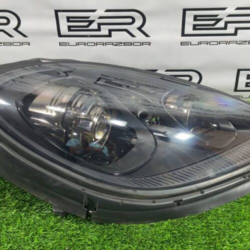 Фара правая Porsche Macan 95B